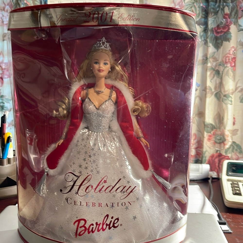 2001 Special Edition Holiday celebration Barbie www